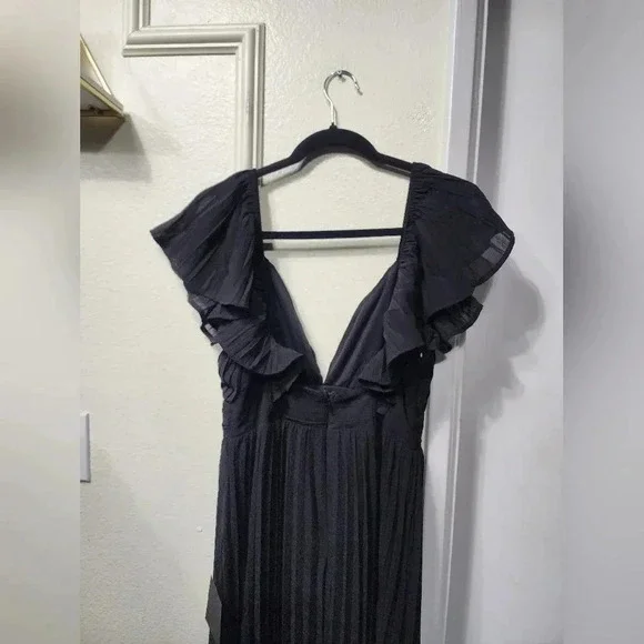 Lulu's Black Pleated Flutter Sleeve Backless Maxi Dress Wedding Party Guest NWT - Picture 11 of 14
